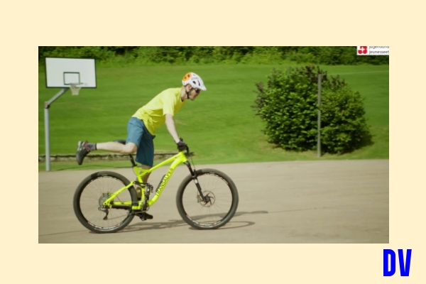 aufs Fahrrad steigen