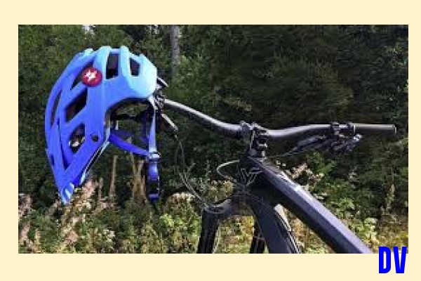 den Fahrradhelm absetzen